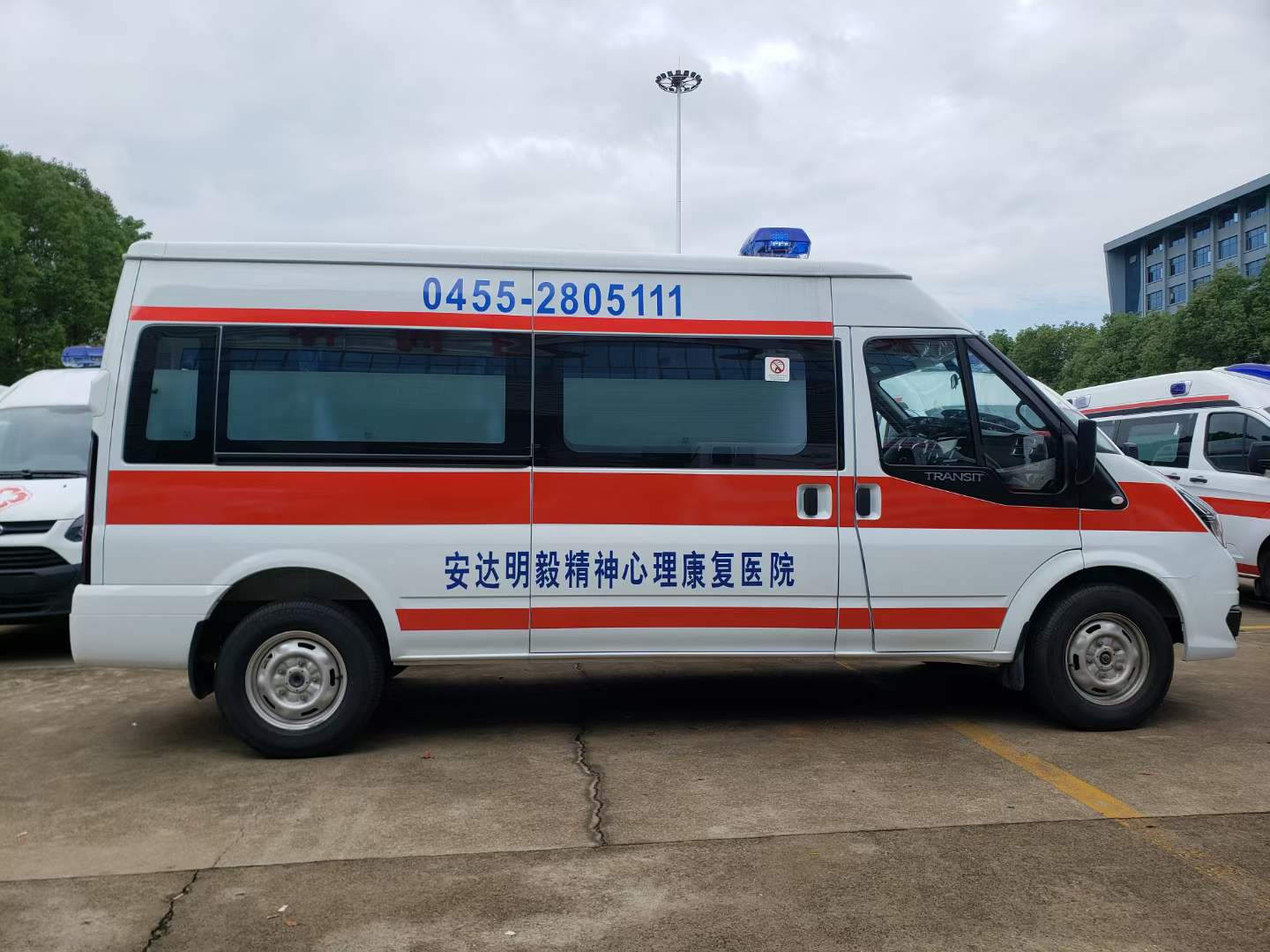 福特新全顺V348救护车